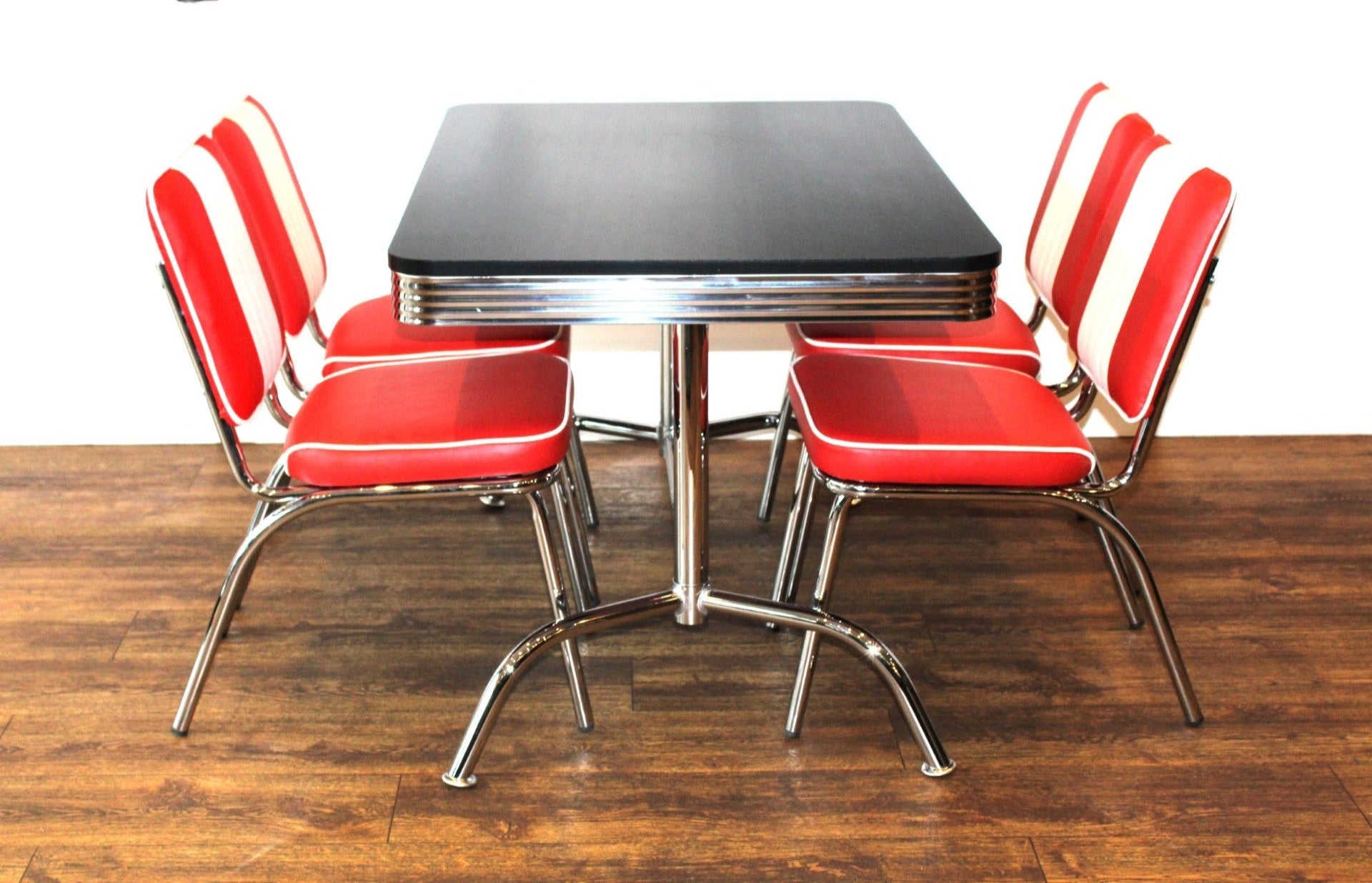 Red Diner Set With Black Booth Table